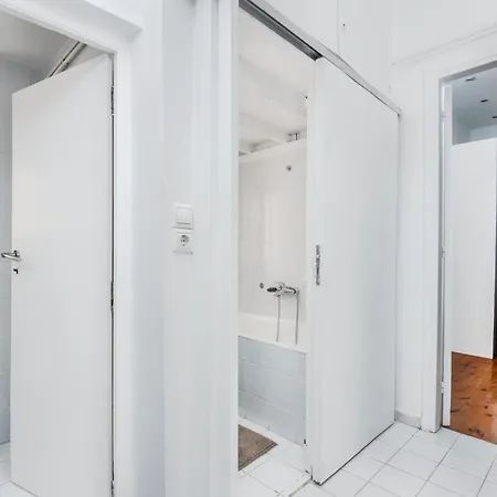 Zen Penthouse In Exarchia Apartment